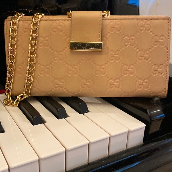 Gucci Handbags - EUC Gucci WOC
